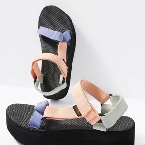 Teva Flatform Platform Sandals sz 8